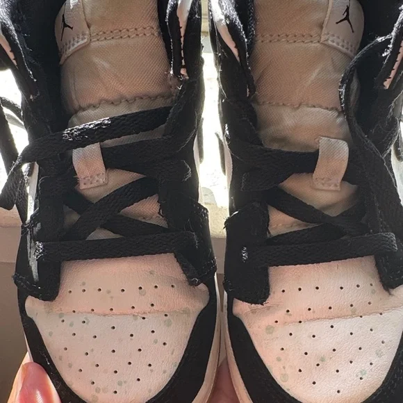 Jordan Black and White High-Tops - Picture 5 of 13